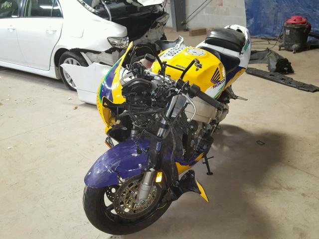 JH2SC330XTM002615 - 1996 HONDA CBR900 RR YELLOW photo 2