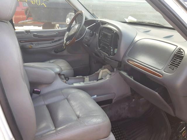 5LMPU28A1XLJ16580 - 1999 LINCOLN NAVIGATOR 黑色 照片 5