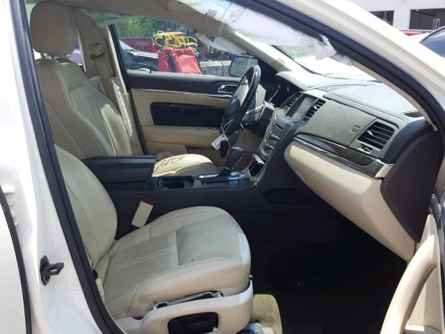1LNHL9EK5DG610168 - 2013 LINCOLN MKS WHITE photo 5