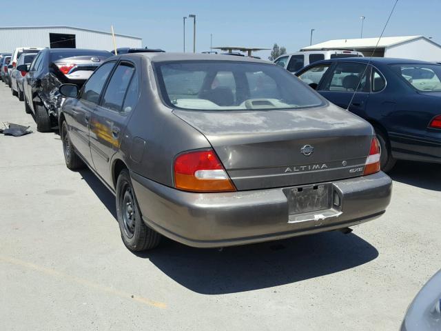 1N4DL01D2WC265302 - 1998 NISSAN ALTIMA XE GRAY photo 3