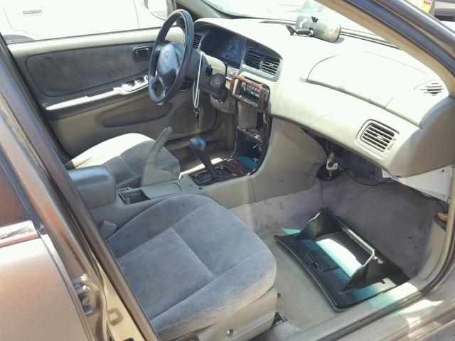 1N4DL01D2WC265302 - 1998 NISSAN ALTIMA XE GRAY photo 5
