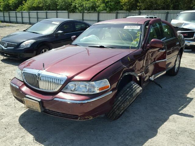 1LNHM83W14Y645149 - 2004 LINCOLN TOWN CAR U MAROON photo 2