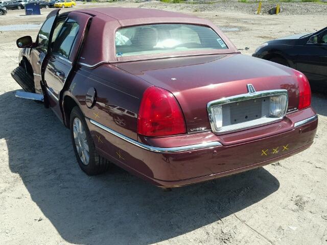 1LNHM83W14Y645149 - 2004 LINCOLN TOWN CAR U MAROON photo 3