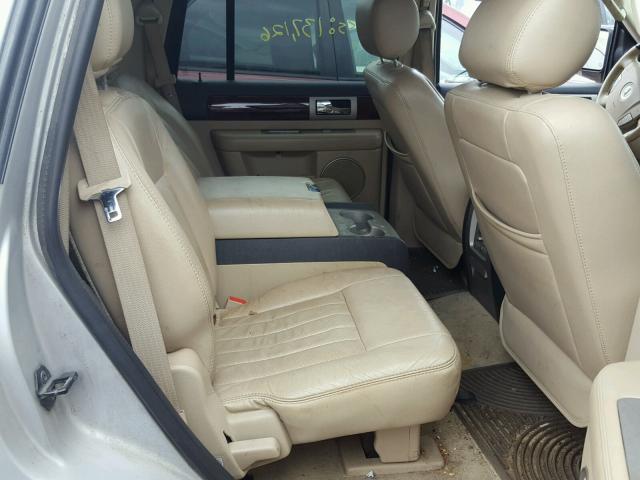 5LMFU28575LJ07328 - 2005 LINCOLN NAVIGATOR Srebrny zdjęcie 6