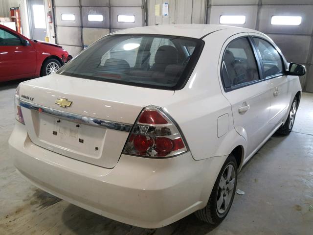 KL1TD56E59B604184 - 2009 CHEVROLET AVEO LS WHITE photo 4