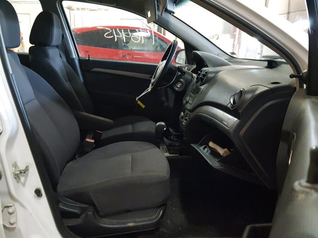 KL1TD56E59B604184 - 2009 CHEVROLET AVEO LS WHITE photo 5