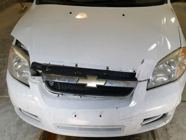KL1TD56E59B604184 - 2009 CHEVROLET AVEO LS WHITE photo 9