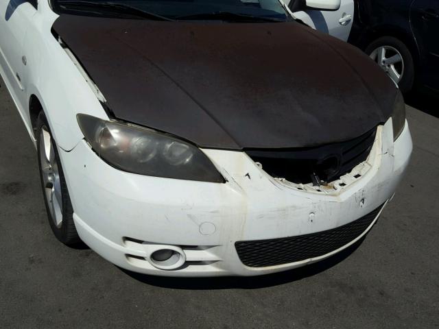 JM1BK323641177342 - 2004 MAZDA 3 S WHITE photo 9