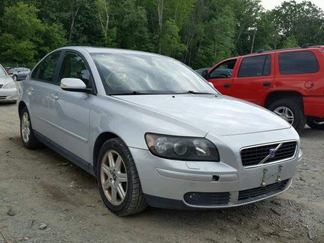 YV1MS682052075324 - 2005 VOLVO S40 T5 SILVER photo 1