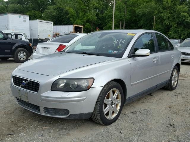 YV1MS682052075324 - 2005 VOLVO S40 T5 SILVER photo 2