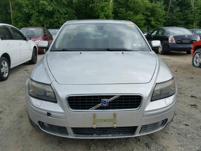 YV1MS682052075324 - 2005 VOLVO S40 T5 SILVER photo 9