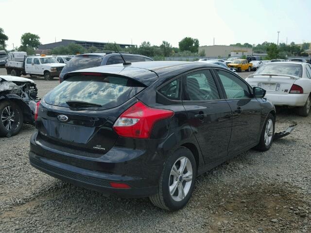 1FADP3K24EL131182 - 2014 FORD FOCUS SE BLACK photo 4