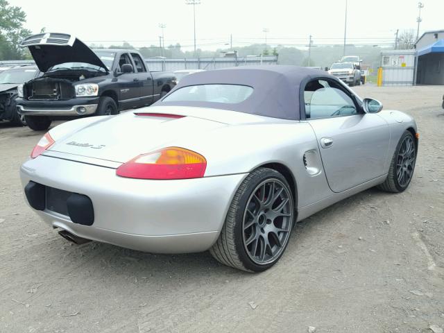 WP0CB2989YU664622 - 2000 PORSCHE BOXSTER S SILVER photo 4