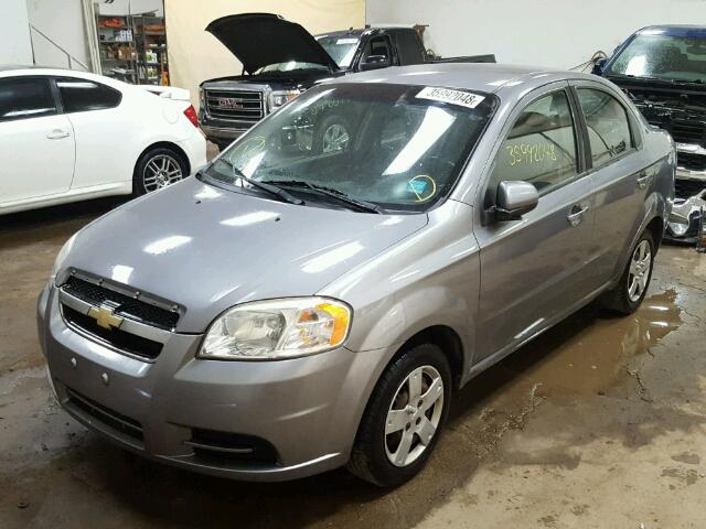 KL1TD5DE0AB086007 - 2010 CHEVROLET AVEO LS GRAY photo 2