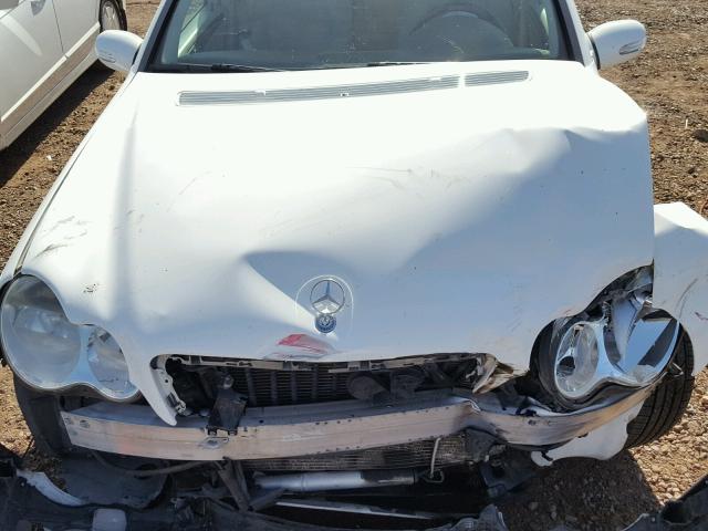 WDBRF54H36A864206 - 2006 MERCEDES-BENZ C GENERATI WHITE photo 7