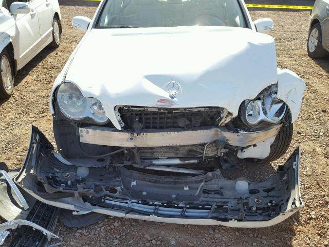 WDBRF54H36A864206 - 2006 MERCEDES-BENZ C GENERATI WHITE photo 9