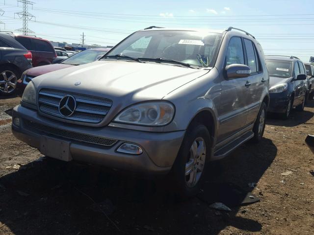 4JGAB57E25A529041 - 2005 MERCEDES-BENZ ML 350 SILVER photo 2