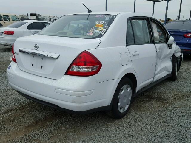 3N1BC11E39L467528 - 2009 NISSAN VERSA S WHITE photo 4