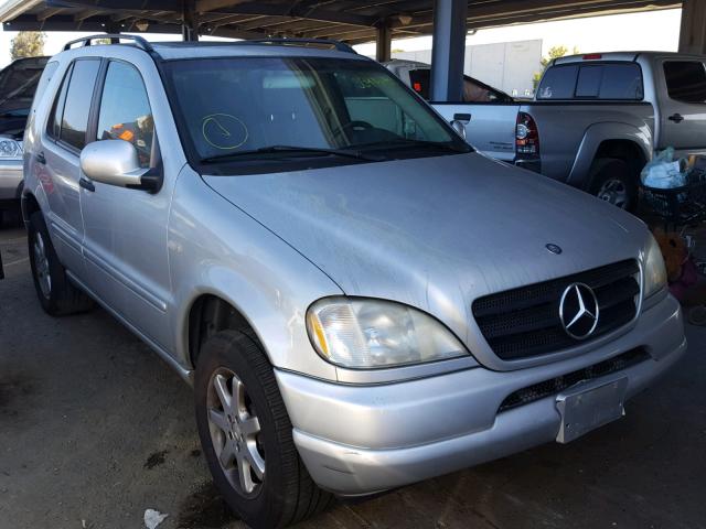 4JGAB72E2YA188361 - 2000 MERCEDES-BENZ ML 430 银色 照片 1