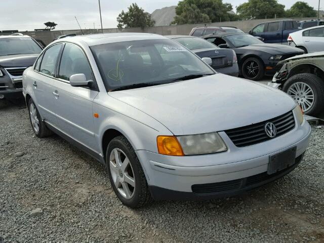 WVWMA63B7WE246280 - 1998 VOLKSWAGEN PASSAT GLS SILVER photo 1