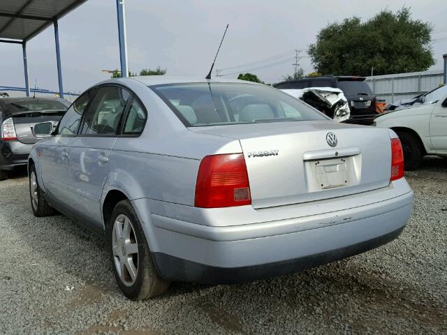 WVWMA63B7WE246280 - 1998 VOLKSWAGEN PASSAT GLS SILVER photo 3