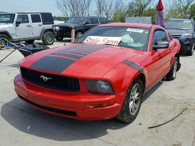 1ZVFT80NX75359278 - 2007 FORD MUSTANG RED photo 2