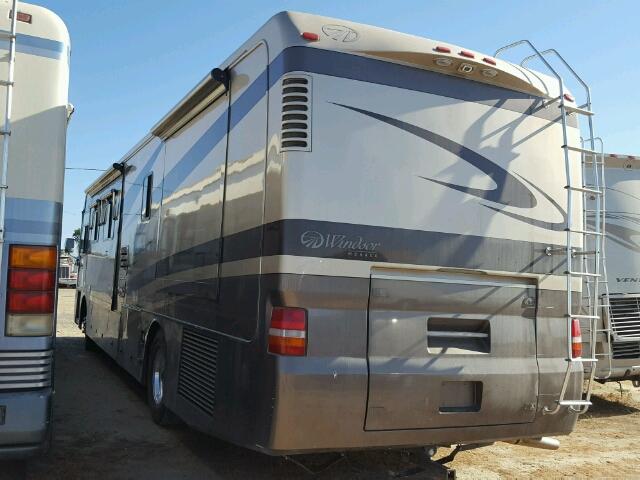 1RF43564242029809 - 2004 ROADMASTER RAIL MONOCOQUE Biały zdjęcie 3