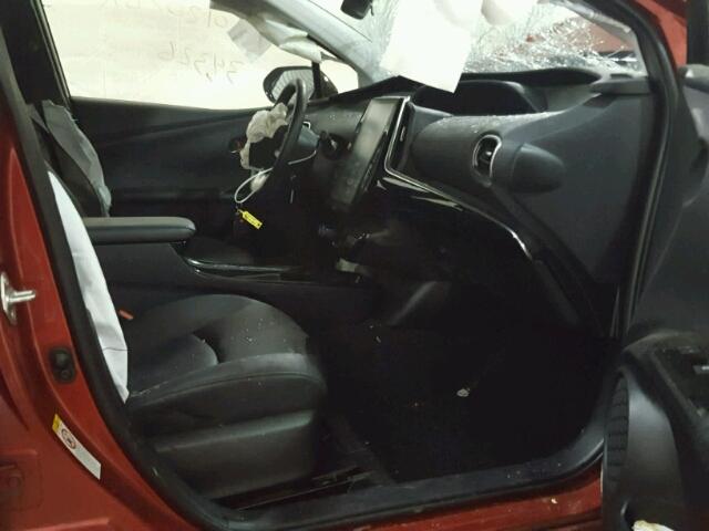 JTDKARFP0H3001402 - 2017 TOYOTA PRIUS PRIM 红色 照片 5