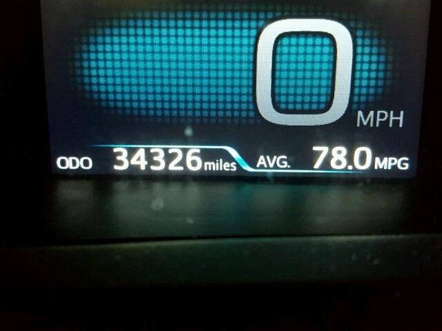 JTDKARFP0H3001402 - 2017 TOYOTA PRIUS PRIM 红色 照片 8