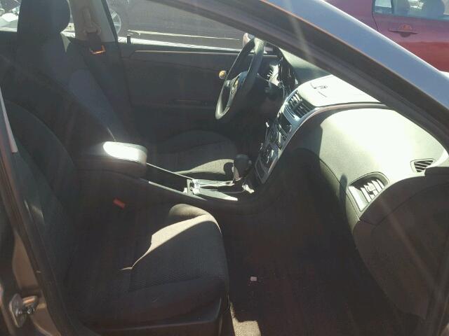 1G1ZC5E12BF186422 - 2011 CHEVROLET MALIBU 1LT ნაცრისფერი ფოტო 5