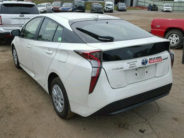 JTDKBRFU7G3517130 - 2016 TOYOTA PRIUS WHITE photo 4