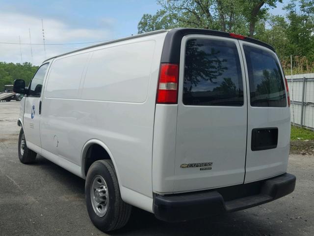 1GCWGFCG9D1153901 - 2013 CHEVROLET EXPRESS G2 WHITE photo 3