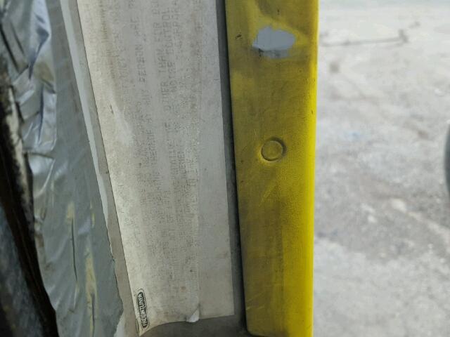 1FUJBBCV95LU67305 - 2005 FREIGHTLINER CONVENTION YELLOW photo 10