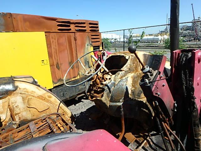 KPS1045 - 2006 MAHINDRA AND MAHINDRA TRACTOR RED photo 5