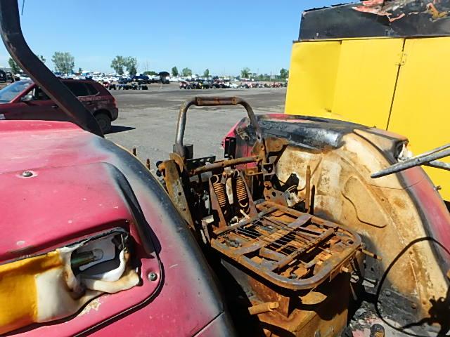 KPS1045 - 2006 MAHINDRA AND MAHINDRA TRACTOR RED photo 6