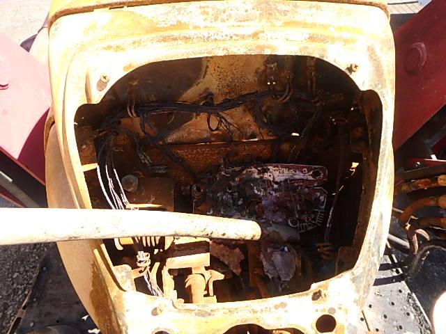 KPS1045 - 2006 MAHINDRA AND MAHINDRA TRACTOR RED photo 8