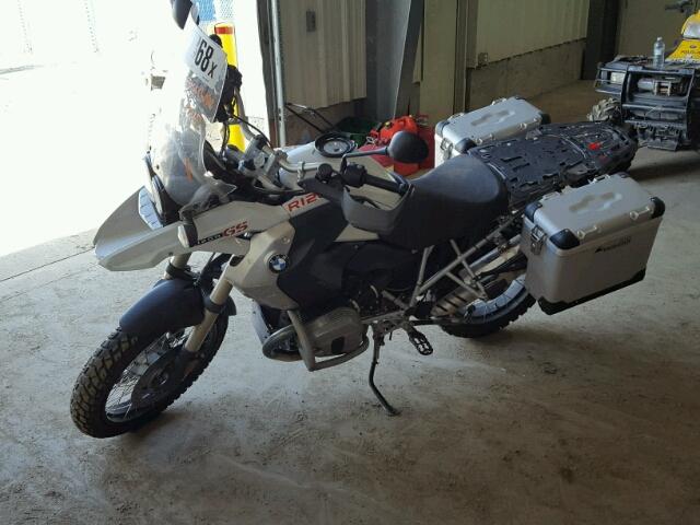 WB1045003AZX04737 - 2010 BMW R1200 GS WHITE photo 2