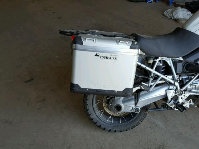 WB1045003AZX04737 - 2010 BMW R1200 GS WHITE photo 6