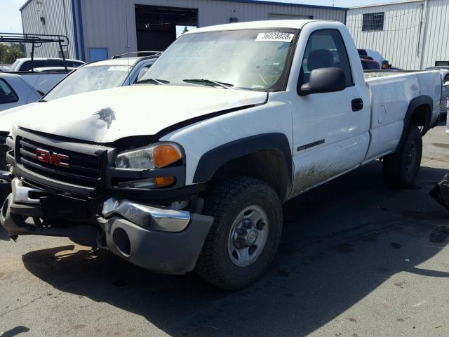 1GTHC24U26E166535 - 2006 GMC SIERRA C25 WHITE photo 2