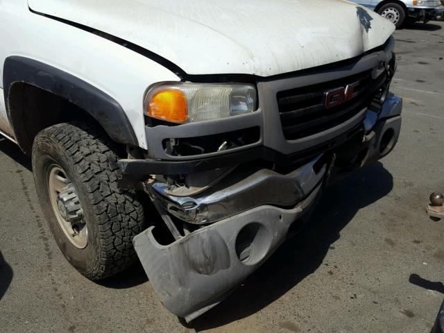 1GTHC24U26E166535 - 2006 GMC SIERRA C25 WHITE photo 9