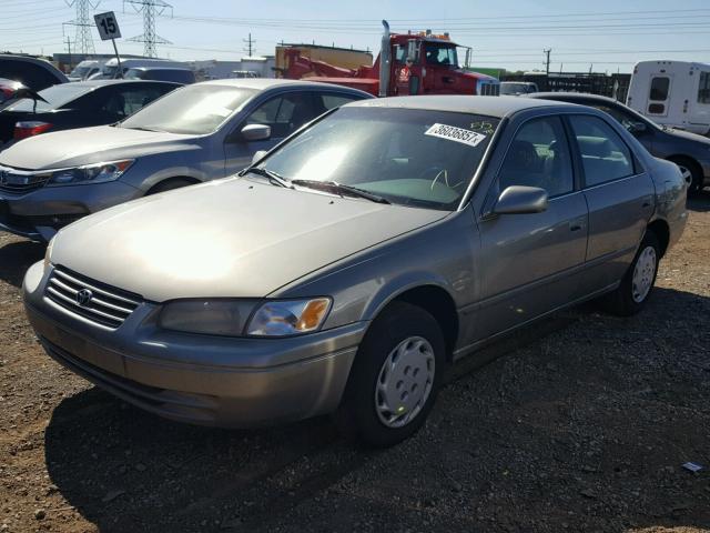 JT2BG22KXW0192558 - 1998 TOYOTA CAMRY CE BEIGE photo 2