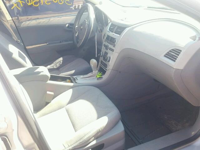 1G1ZA5EB4AF105269 - 2010 CHEVROLET MALIBU LS ვერცხლისფერი ფოტო 5