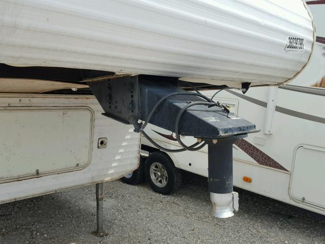 4YDF2552827305927 - 2002 KEYSTONE HORNET WHITE photo 5