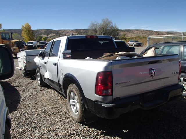 1C6RR7LT1FS546449 - 2015 RAM RAM TRUCK SILVER photo 2