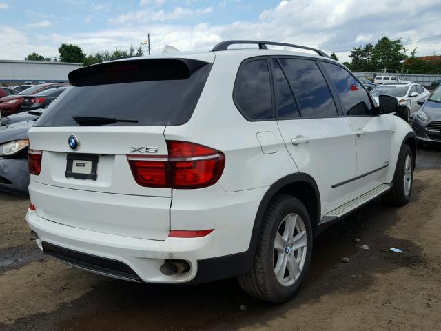 5UXZW0C57CL668943 - 2012 BMW X5 XDRIVE3 WHITE photo 4