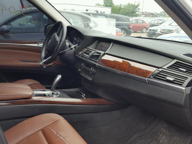 5UXZW0C57CL668943 - 2012 BMW X5 XDRIVE3 WHITE photo 5