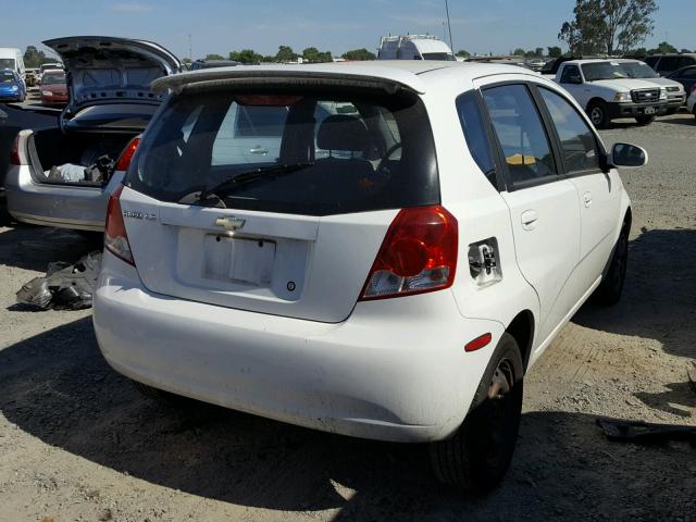 KL1TD62655B403979 - 2005 CHEVROLET AVEO BASE Ақ фото 4