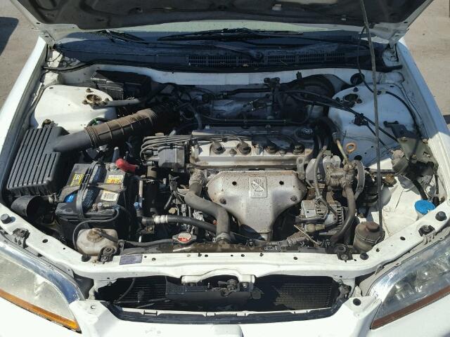 JHMCG5649YC000040 - 2000 HONDA ACCORD WHITE photo 7