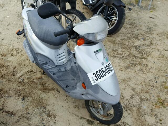 RF8AE40043P000116 - 2003 OTHR SCOOTER SILVER photo 1