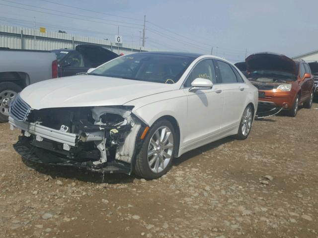 3LN6L2LUXFR615879 - 2015 LINCOLN MKZ HYBRID WHITE photo 2